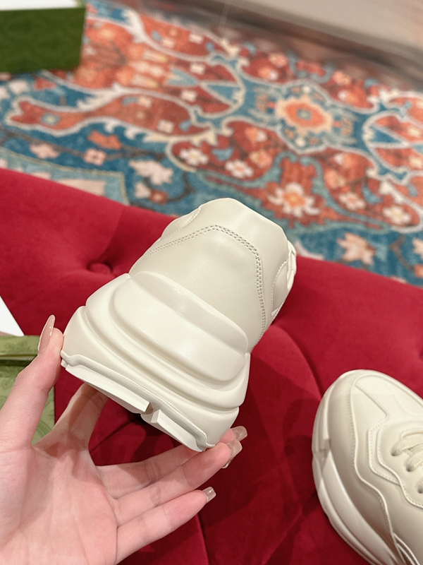 グッチ靴素材ディテール